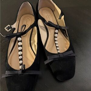 Jessica Simpson Black Flats with Pearl Accents